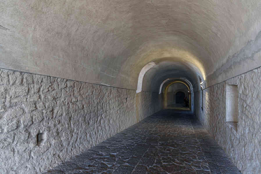 159 - Italia - Nápoles - castillo de San Elmo.jpg